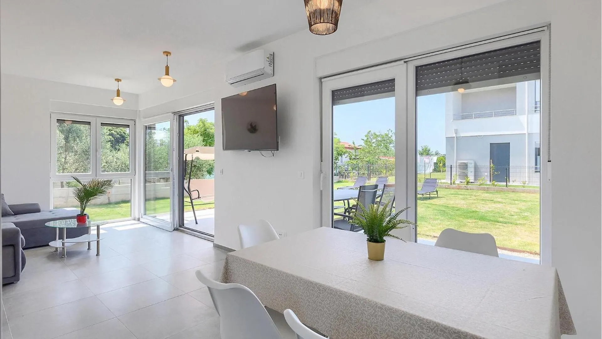 Villa Lippa Peroj 1 Pula Holiday home