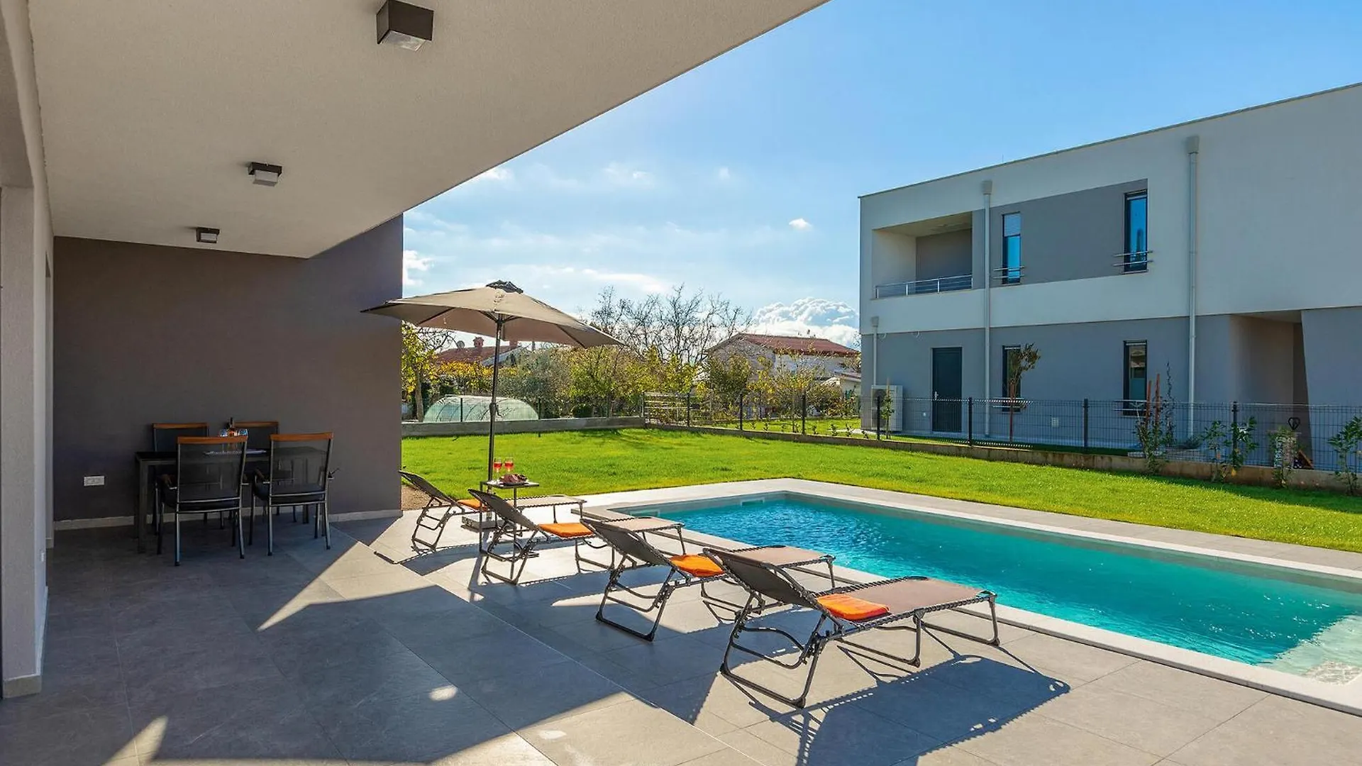 Villa Lippa Peroj 1 Pula